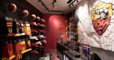 Copertina di As Roma, 30 dipendenti spostati negli “store”