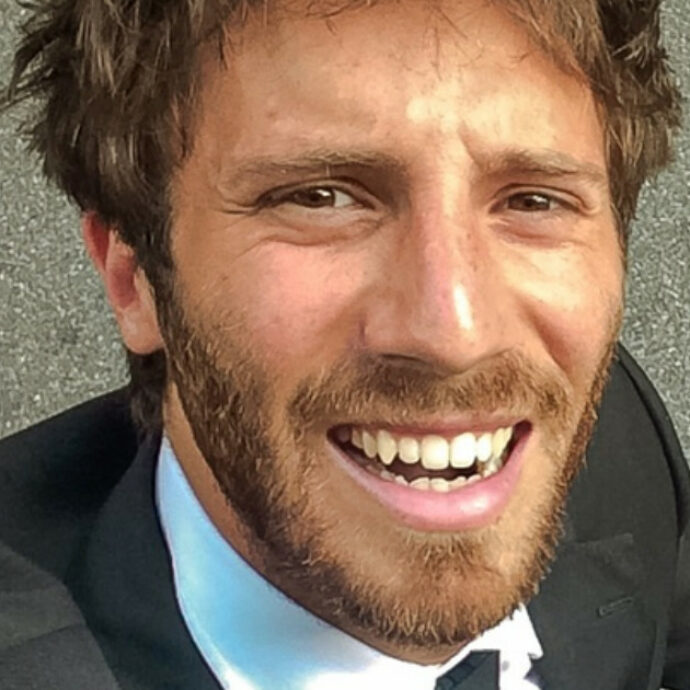 “Lascio Le Iene, il posto più vero della tv. È stata una scuola, ma ora è il momento di diventare grandi e andare all’Università”: le parole di Nicolò De Devitiis