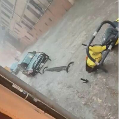 Copertina di Nubifragi e raffiche di vento al Nord, un morto nel Modenese. Allerta arancione a Milano: “Lontani da parchi e alberi”