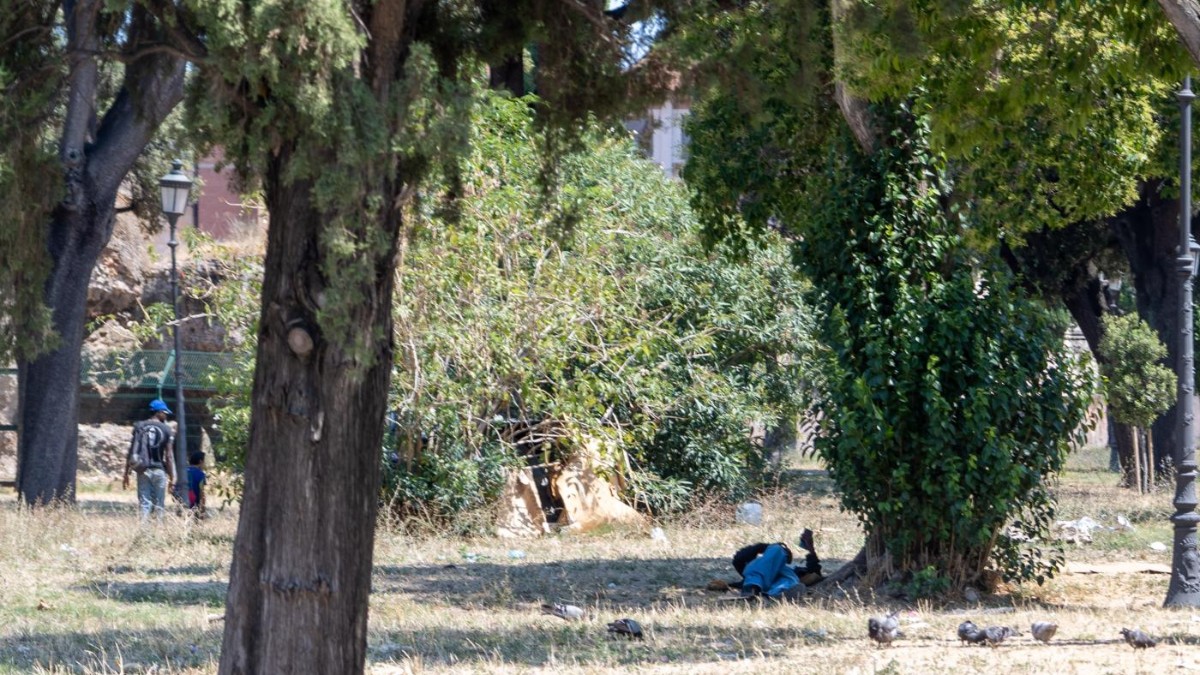 fermato l8217aggressore di donne tra colle oppio e la metro cavour a roma 232 un 30enne che viveva nel parco da Ilfattoquotidiano.it fermato l8217aggressore di donne tra colle oppio e la metro cavour a roma 232 un 30enne che viveva nel parco