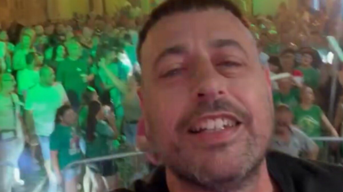 Il dj Ryan Spiteri e una donna trovati morti in un’auto a Malta. Nel messaggio pubblicato poche ore prima della tragedia lui scriveva: “Se credete di essere alla fine, andate in riva al mare”
