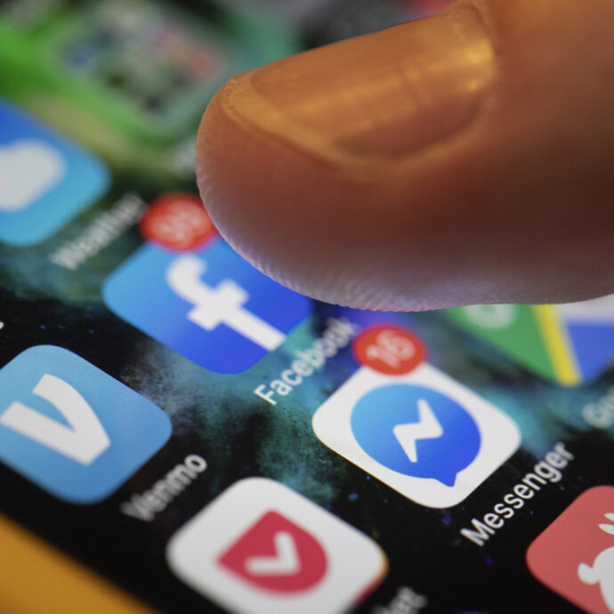 “TikTok mi ha detto che avevo l’ADHD perché dimenticavo le chiavi, avevo difficoltà a concentrarmi al lavoro. Poi ho chiesto agli esperti e mi hanno messo in guardia”: la storia di Matthew Wilcox