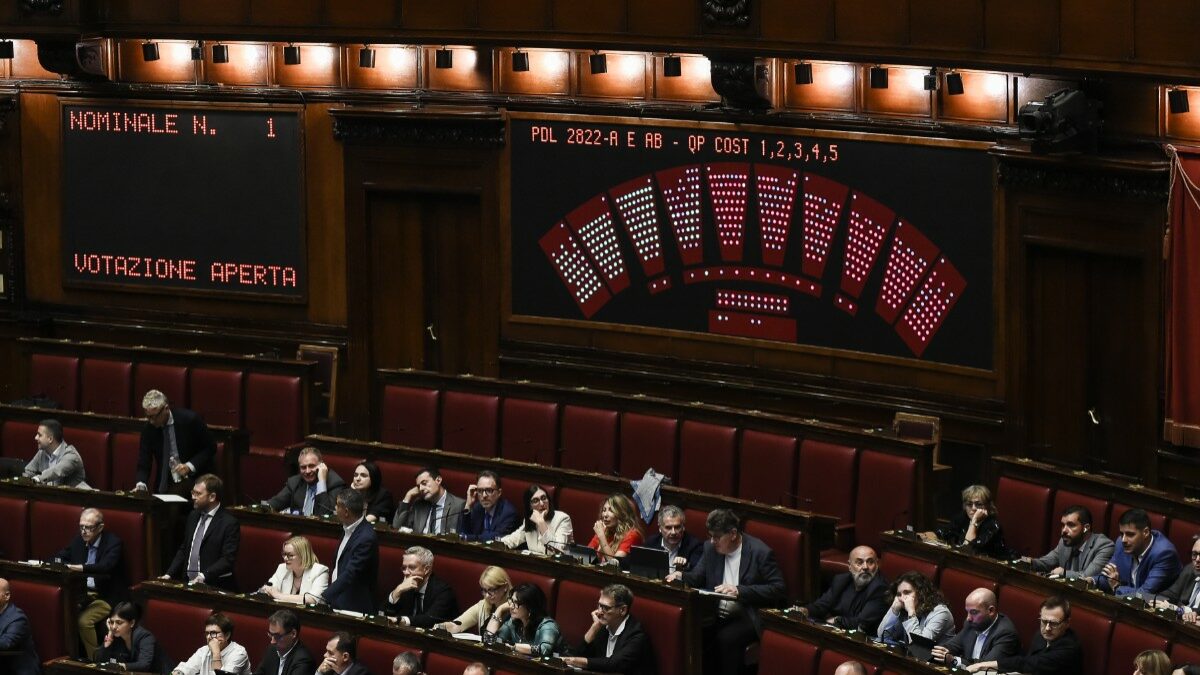 legge elettorale alla camera il voto finale ziello fn avete fatto un obbrobrio meloni pugnalata da una parte dei suoi da Ilfattoquotidiano.it legge elettorale alla camera il voto finale ziello fn avete fatto un obbrobrio meloni pugnalata da una parte dei suoi