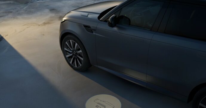 Range Rover Sport Electric, a Goodwood il battesimo delle zero emissioni