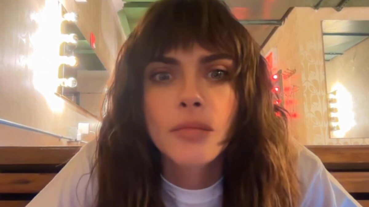 “Prima davo molto più valore al sesso. Pensavo ‘sono una pervertita’ ma credo solo che stessi cercando amore e approvazione. Da quando sono sobria è cambiato tutto”: parla Cara Delevigne
