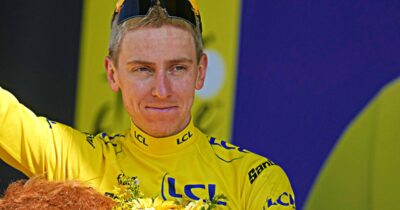 Copertina di “Il numero di chi mi fischia e insulta è in aumento, sappiano che mettono solo benzina sul fuoco”: Pogacar replica ai “buu” al Tour de France