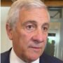 Copertina di Anche il “moderato” Tajani chiede il "perdono": “Ha sbagliato ma è stato vittima di così tante aggressioni…” | Video