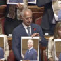 Copertina di Roggero, la destra si litiga il gioielliere. Dal flash mob di Futuro Nazionale alla Lega: “Valutiamo la sua candidatura”