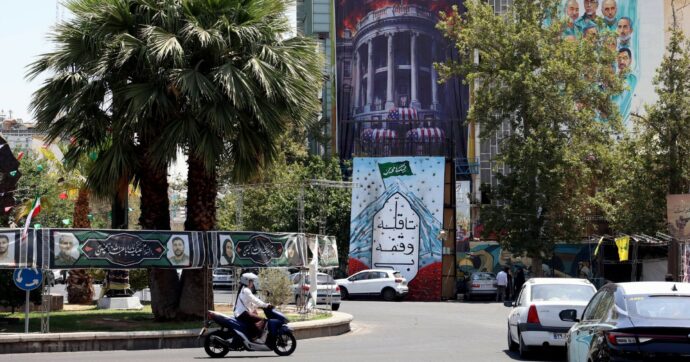 Iran: senza altre opzioni, Trump moltiplica i raid