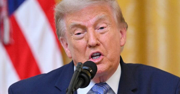 Trump vuole monetizzare perfino i suoi post