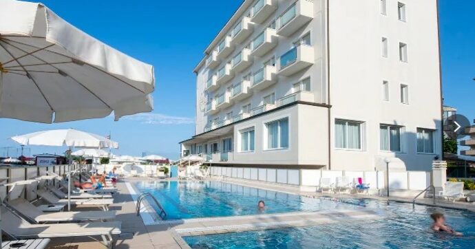 Bimba di 4 anni muore annegata nella piscina di un hotel di Milano Marittima