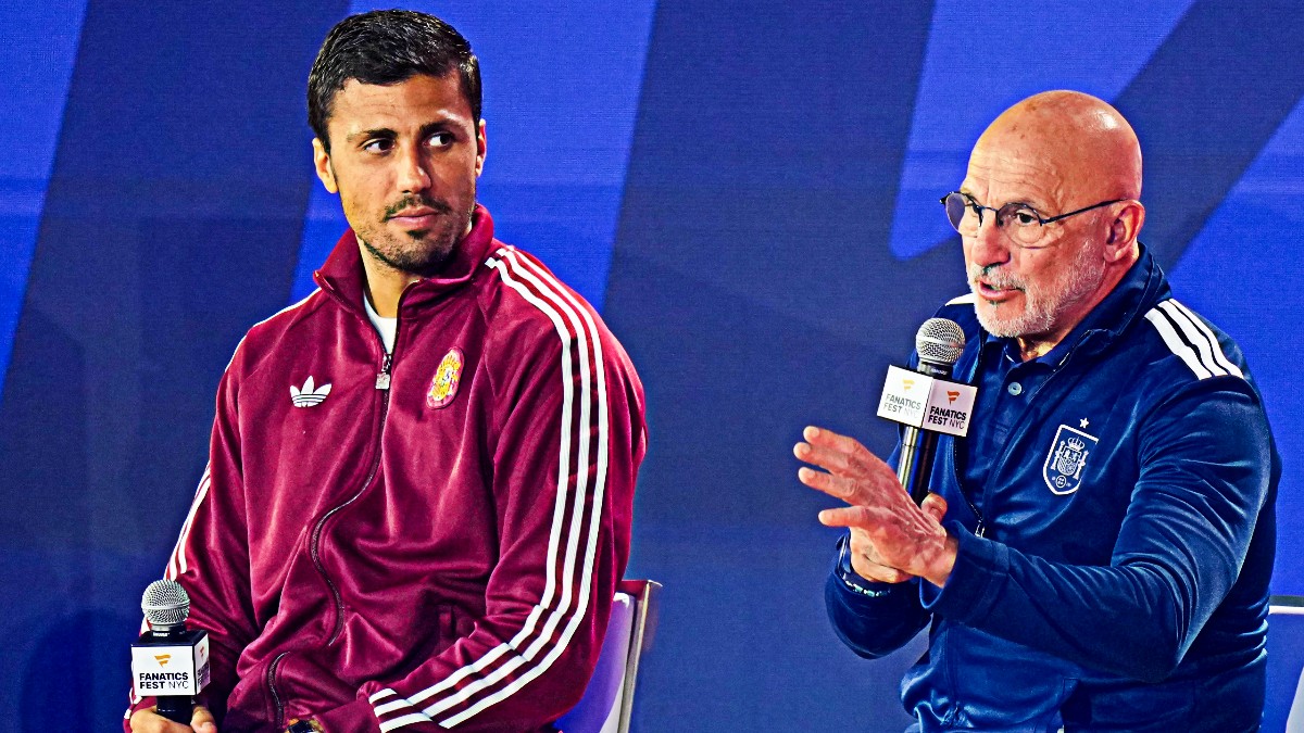 caos alla conferenza show della fifa con i tifosi fischi e urla contro de la fuente lui si infuria fin da piccolo mi hanno insegnato ad avere rispetto da Ilfattoquotidiano.it caos alla conferenza show della fifa con i tifosi fischi e urla contro de la fuente lui si infuria fin da piccolo mi hanno insegnato ad avere rispetto