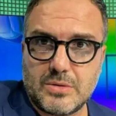 Copertina di Giornalista ucciso a Eboli, ha inalato fumo prima di morire. L’ipotesi che fosse ancora vivo quando gli hanno dato fuoco