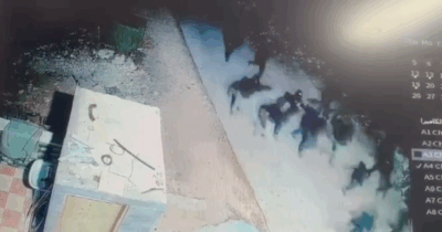 Copertina di Coloni israeliani fanno irruzione in un villaggio di Masafer Yatta e danno fuoco alla moschea e ad alcune abitazioni