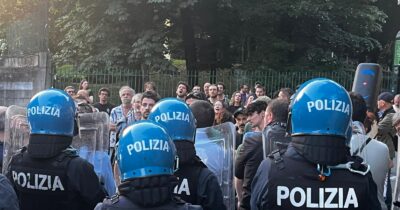 Copertina di Protestano contro una manifestazione organizzata da nostalgici del Ventennio: valanga di multe per la rete antifascista a Lecco