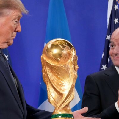 Copertina di Un bel Calcio allo sport:  i Mondiali di Infantino servono solo al fatturato