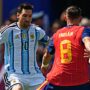 Copertina di Mondiali, Spagna-Argentina 0-0: fallo di Paredes e rissa in mezzo al campo. L’intervallo dura 27 minuti | La diretta