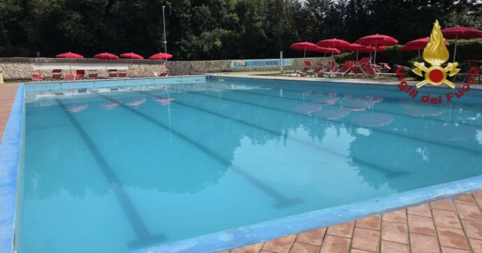 Fuga di cloro in una piscina vicino Roma, 8 intossicati: un bimbo di 5 anni in codice rosso in ospedale