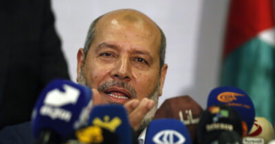 Copertina di Khalil al-Hayya è il nuovo capo di Hamas. Caponegoziatore con Israele e leader dalle posizioni radicali: chi è il successore di Sinwar