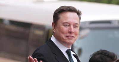 Copertina di Caso Roggero, anche Musk entra nello scontro e nella propaganda: “Pazzesco, il giudice dovrebbe essere condannato”
