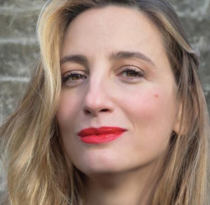 “Distretto di Polizia? Una macchina che un po’ di triturava. Non avevo una vita, è stata un’esperienza fortissima”: il racconto di Francesca Inaudi