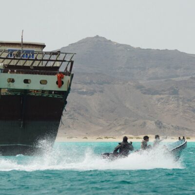 Copertina di Iran-Usa, conflitto esteso. E gli Houthi chiudono lo stretto di Bab el-Mandeb