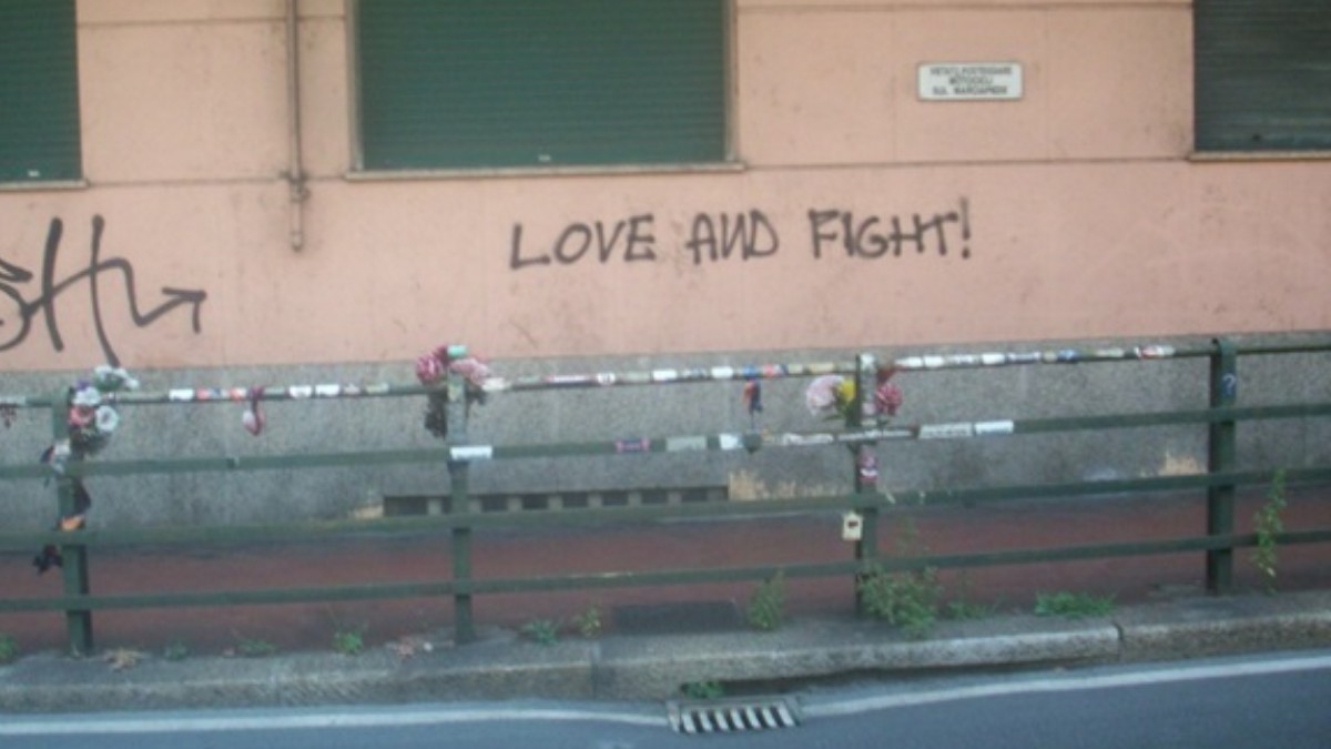 love and fight il messaggio del social forum al g8 sopravvive sui muri da Ilfattoquotidiano.it love and fight il messaggio del social forum al g8 sopravvive sui muri