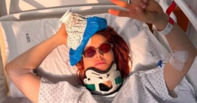 Copertina di Parla Noemi dopo la caduta dal palco: “Devo fermare il tour per 4 settimane. Mi sono presa un grande spavento, qualche acciacco e un po’ di dolore. Ma sto bene”