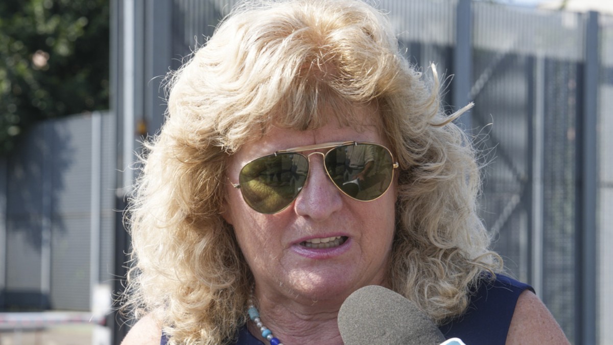 la moglie e le figlie di roggero in visita al carcere di bollate ruotolo pd sull8217ingerenza di musk si 232 schierato con la destra da Ilfattoquotidiano.it la moglie e le figlie di roggero in visita al carcere di bollate ruotolo pd sull8217ingerenza di musk si 232 schierato con la destra
