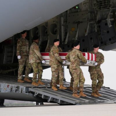Copertina di “Non ha ancora detto agli americani cosa sta succedendo”: i soldati morti in Iran fanno montare la protesta interna contro la guerra di Trump a Teheran