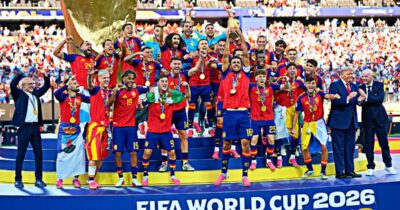 Copertina di La Spagna è campione del mondo: la decide Ferran Torres dopo un dominio di oltre 100 minuti. Messi: delusione, lacrime e addio all’Argentina | La cronaca