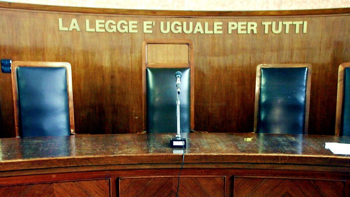 scudo del decreto sicurezza bologna non 232 il primo caso il debutto del modello 45 bis gi224 a teramo da Ilfattoquotidiano.it scudo del decreto sicurezza bologna non 232 il primo caso il debutto del modello 45 bis gi224 a teramo