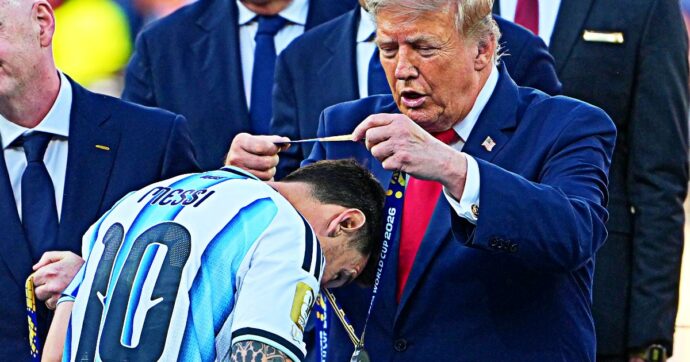 Mondiali, l’addio di Messi senza epica: l’ultima immagine è la medaglia d’argento messa al collo da Donald Trump