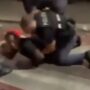 Copertina di Spunta un altro video di una settimana fa: in azione lo stesso agente del fermo che ha portato alla morte di Fakir