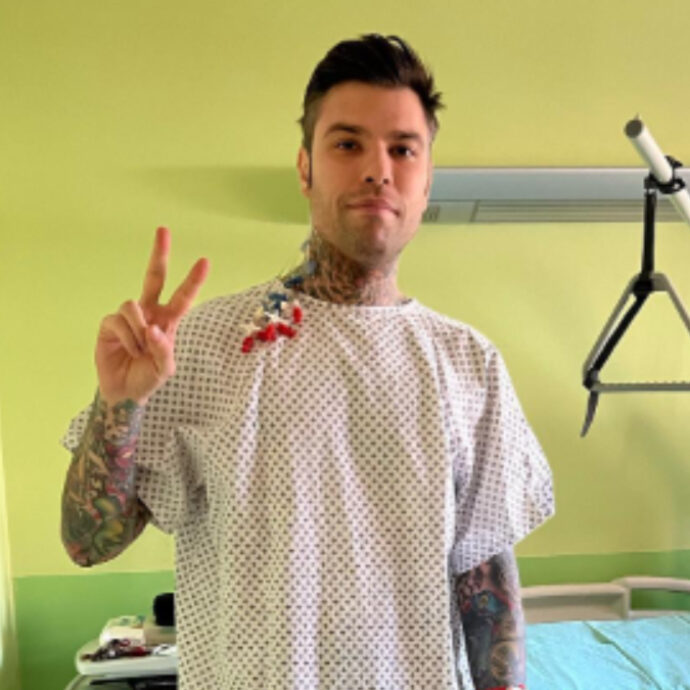 “Fedez portato in ospedale con l’ambulanza per problemi gastrici, ricoverato per accertamenti d’urgenza al Fatebenefratelli”: come sta il rapper