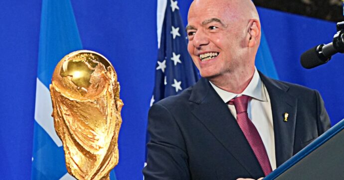 Chi fermerà Infantino? È già pronto il Mondiale a 64 squadre: una competizione monstre divisa fra tre continenti