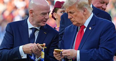 Copertina di Trump, Infantino e il calcio dei potenti: il giornalismo sportivo non può più voltarsi dall’altra parte | Commento