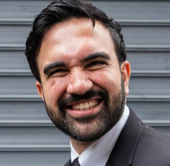 Mamdani regala ai genitori di New York una serata libera senza dovere pagare la babysitter: al via la ‘Parents’ Night Out’