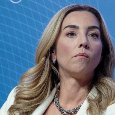 Copertina di Parte l’operazione Salis:  a ottobre il  libro e il tour per offrirsi ai progressisti come candidata premier