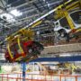 Copertina di Auto, fino a 726mila posti a rischio entro il 2040. Lo studio che mette in dubbio le politiche UE