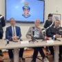 Copertina di Grazie ai criptofonini la ‘ndrangheta gestiva dal carcere un traffico di cocaina: 35 arresti contro la cosca Alvaro