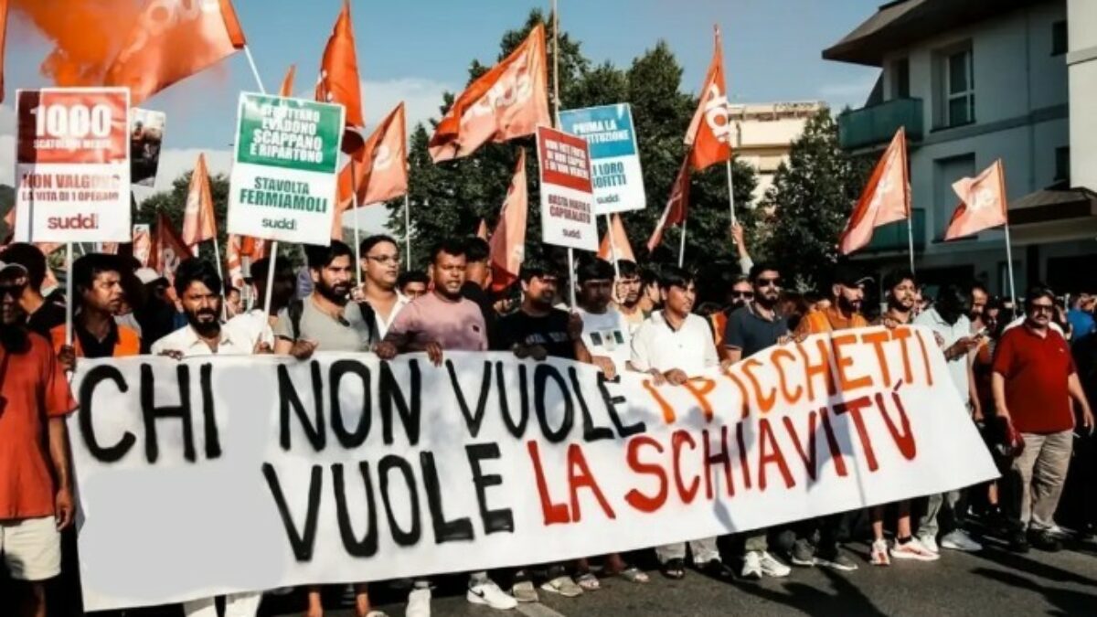 Vertenza Acca, la battaglia dei 95 lavoratori della logistica che sfidano la filiera dello sfruttamento a Prato