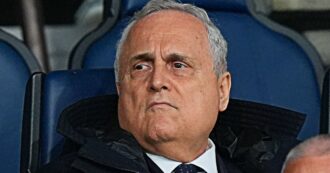 Lotito si presenta alla Reggina e cita uno slogan fascista: “Credere, obbedire, combattere”. Poi guarda il sindaco Cannizzaro (Forza Italia) e sorride