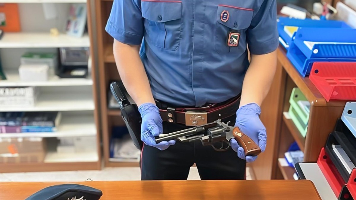 custode di un8217azienda spara ai ladri di rame denunciato per porto abusivo di armi da Ilfattoquotidiano.it custode di un8217azienda spara ai ladri di rame denunciato per porto abusivo di armi