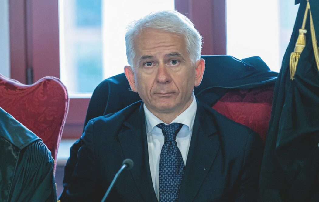 Cosimo Ferri si ricandida in solitaria al Csm. Dimenticato lo scandalo “hotel Champagne”