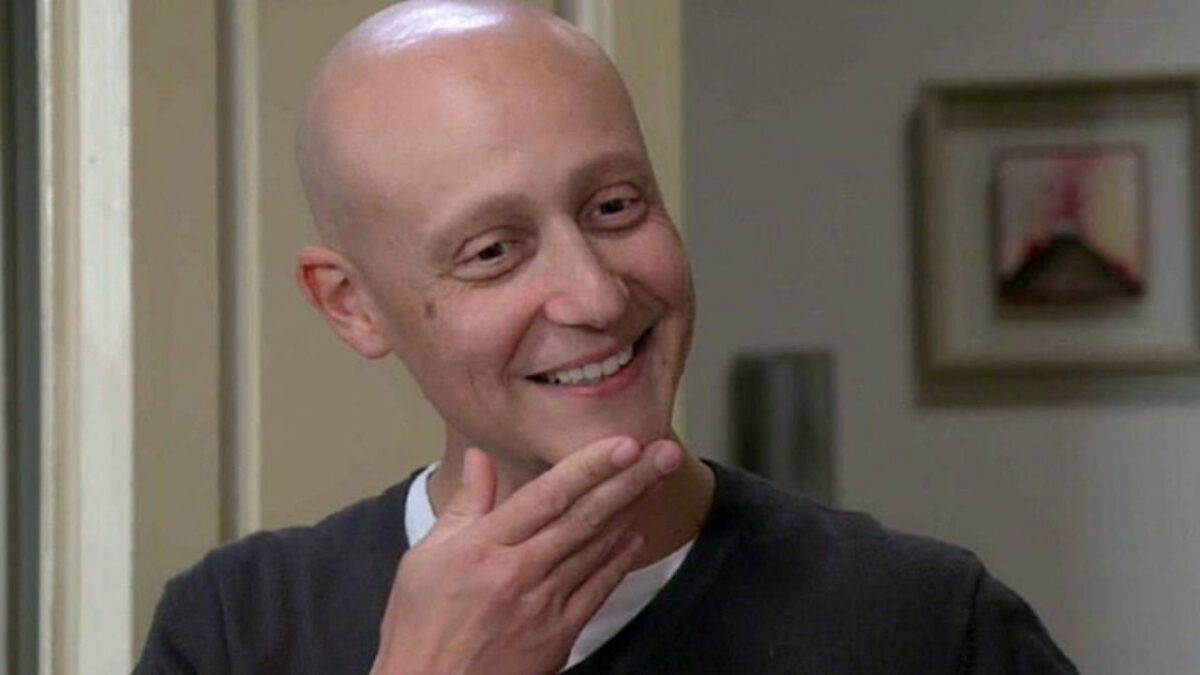“Per l’alopecia ho dovuto interrompere Distretto di Polizia, è stata una bella mazzata. Nel giro di pochi mesi ti ritrovi con un aspetto completamente diverso, è difficile accettarlo”: le confessioni di Francesco Vitiello