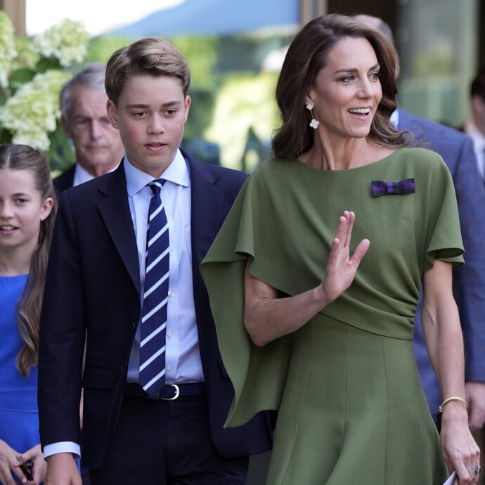 “È poco incline a farsi notare, non è affatto esuberante ed è sempre molto controllato”: il principe George compie 13 anni e si prepara a lasciare la famiglia per andare al college