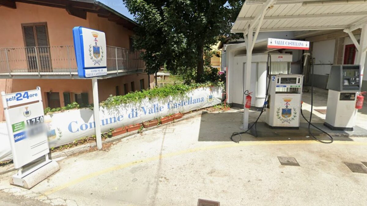 la benzina del sindaco nelle aree remote ecco i distributori comunali a prezzo calmierato dopo l8217addio dei privati da Ilfattoquotidiano.it la benzina del sindaco nelle aree remote ecco i distributori comunali a prezzo calmierato dopo l8217addio dei privati