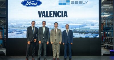 Copertina di Ford cede il 34% dello stabilimento di Valencia a Geely. Al via la partnership