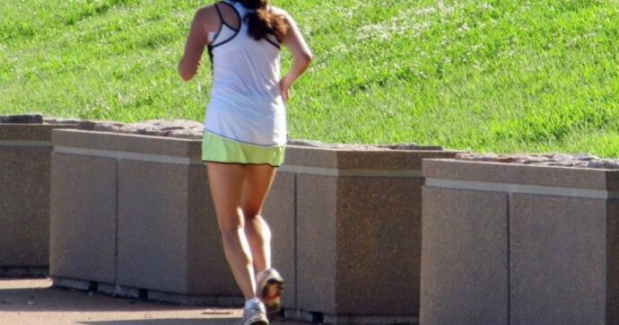 Violenta una donna mentre fa jogging al parco, arrestato un 26enne nel Milanese